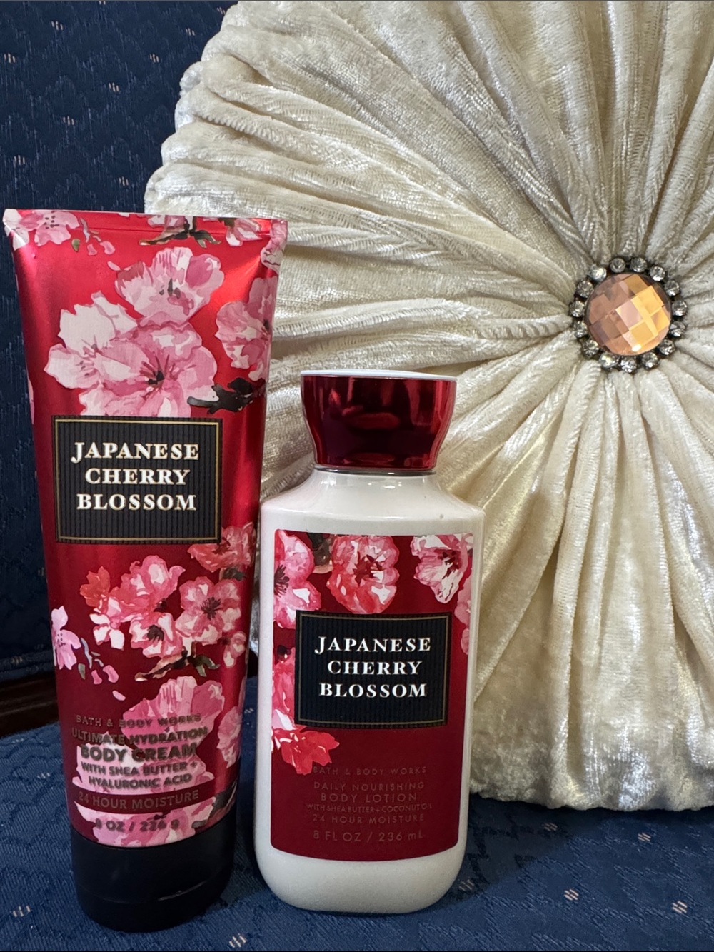 Bath & Body Works Japanese Cherry Blossom Lotion & Cream - Red, Pink - Picture 1 of 1